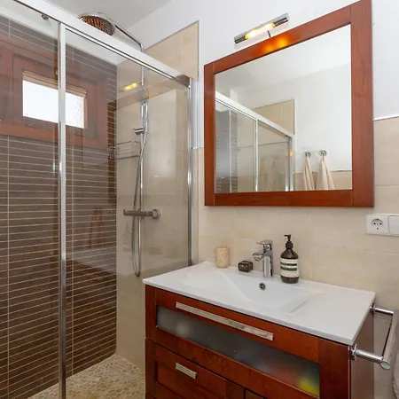 Apartment Port Beachfront - Eaw Homes *